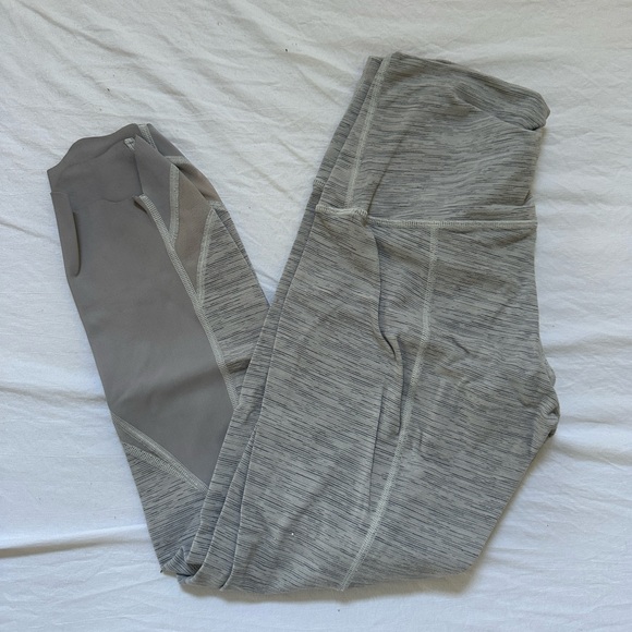 Grey heather lululemon scalloped leggings - Picture 3 of 4